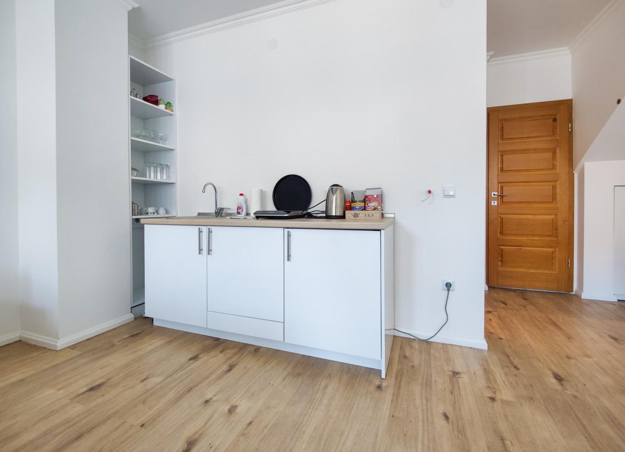 Central Apartment คอนยิค ภายนอก รูปภาพ