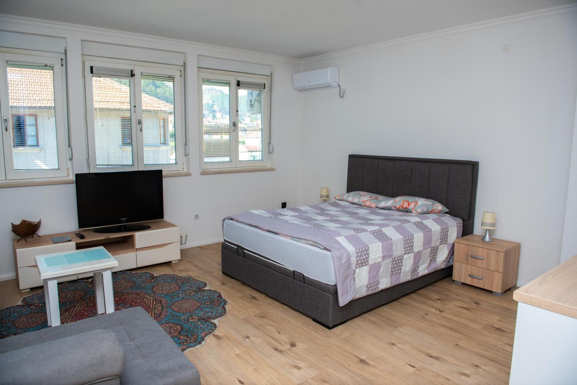 Central Apartment คอนยิค ภายนอก รูปภาพ